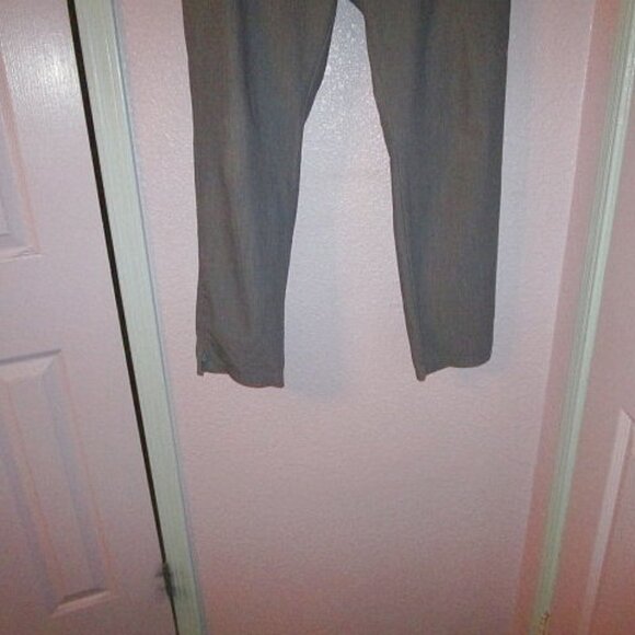 Figs YOLA Skinny STRETCH Scrub Size L PANTS Technical Collection 10 POCKETS Gray - Picture 5 of 12